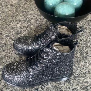 NWOT FABKIDS boots